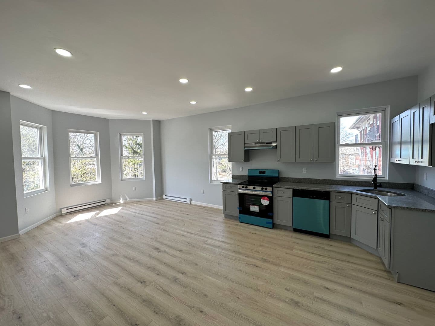 Trenton Apartment: 1109 W State St