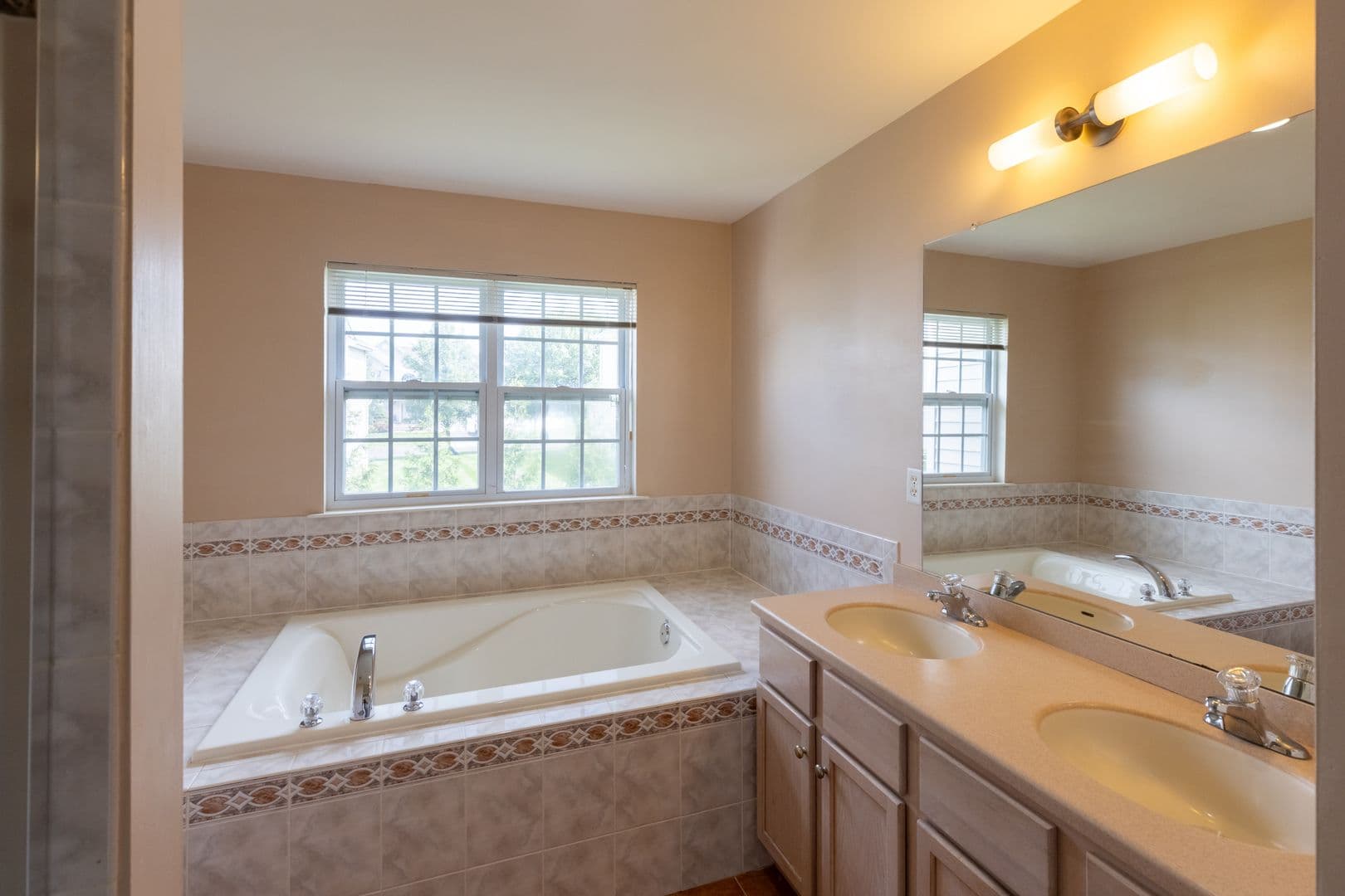 Franklin Park House: 87 Timber Hill Dr