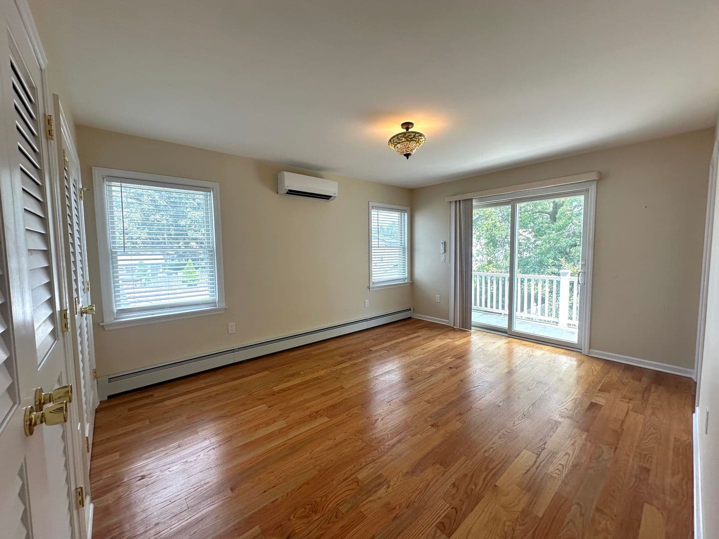 Roselle Park House: 321 Hemlock St