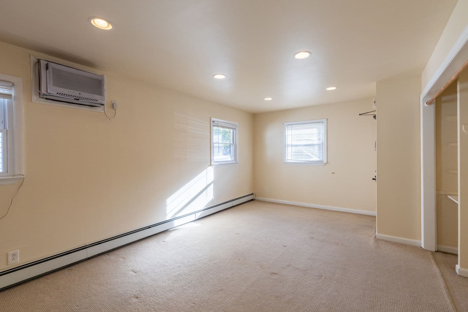 New Brunswick Apartment: 89 Welton St