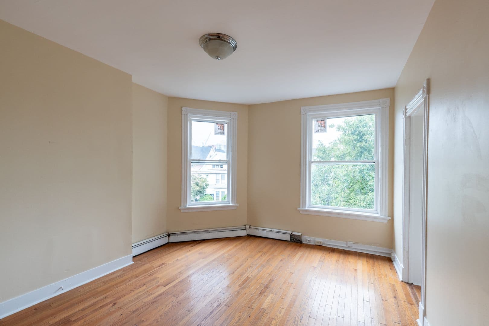 New Brunswick Apartment: 204 Redmond St