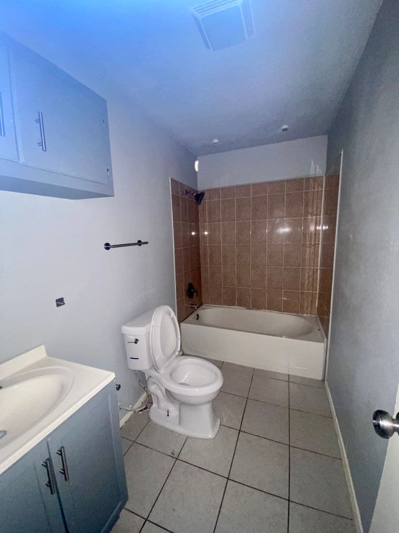 Edinburg Apartment: 1920 E Iowa Rd