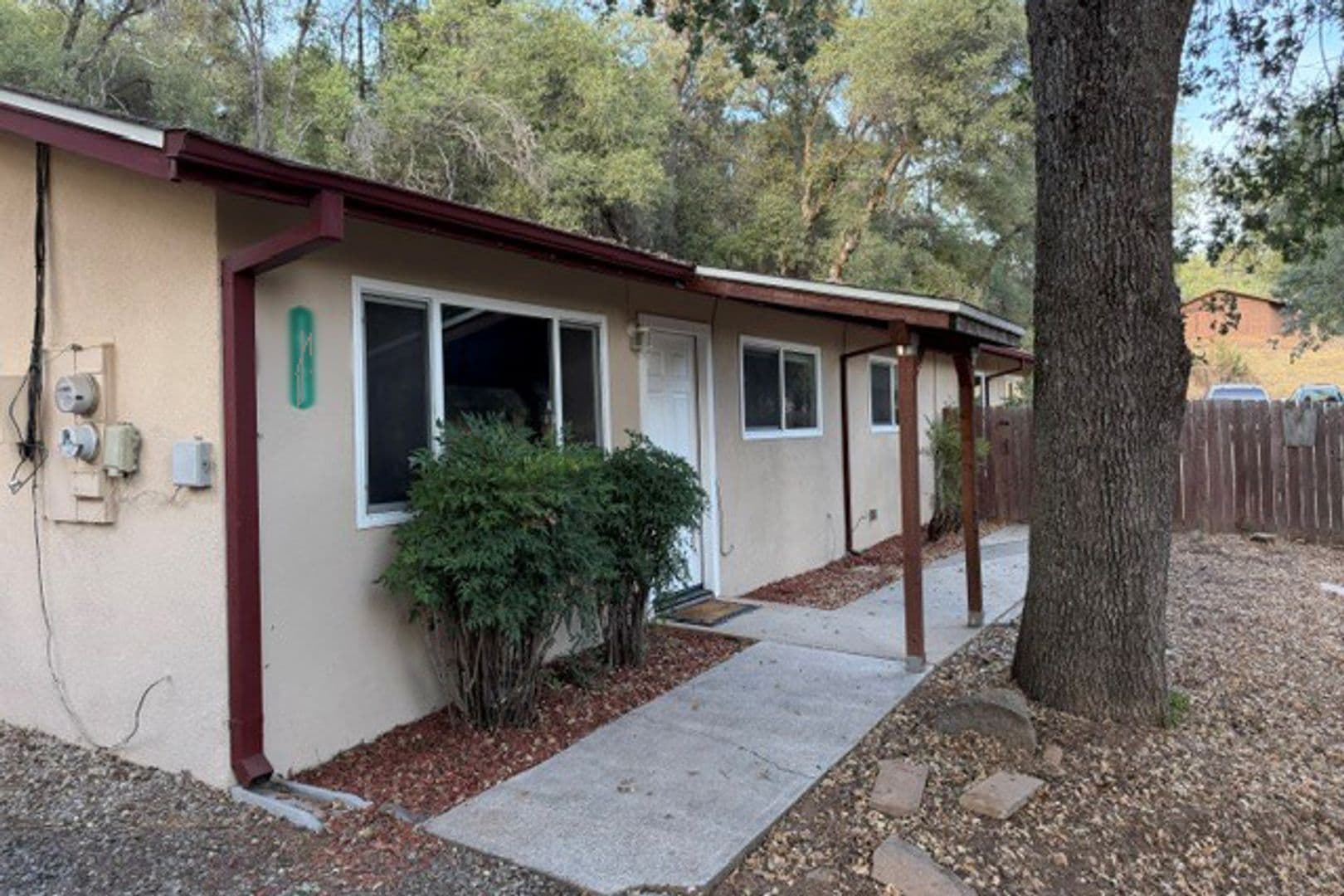 Sonora House: 19124Black Oak Road