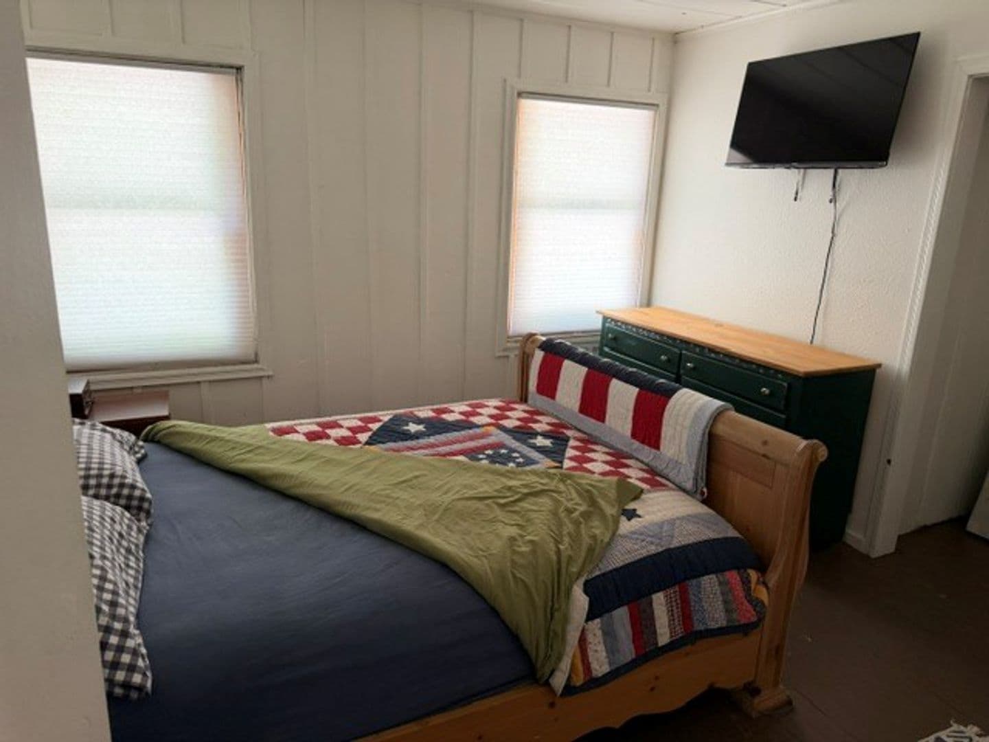 Mi-Wuk Village House: 25088 State Highway 108