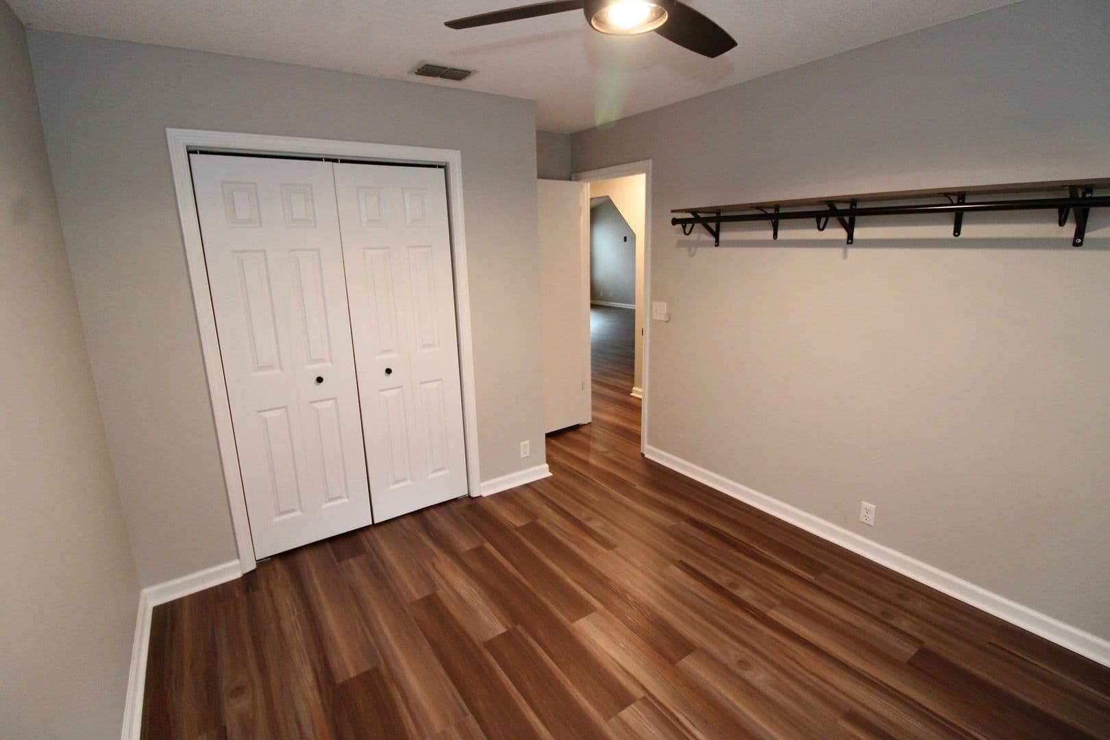Kingsland House: 200 Chestnut Court