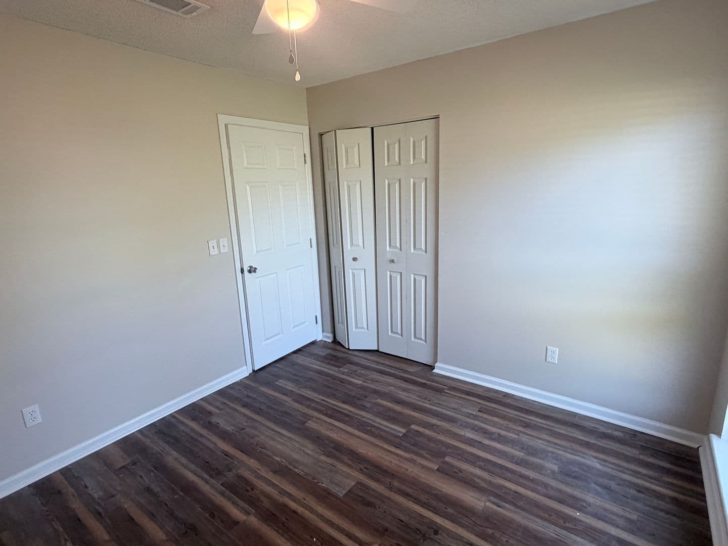 Kingsland House: 308 Lakeview Drive