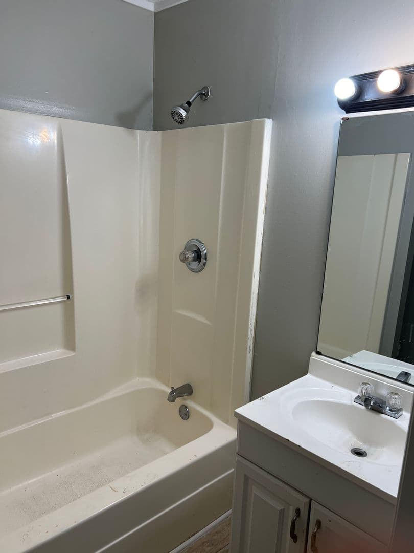 Valdosta Apartment: 505 Charlton Street