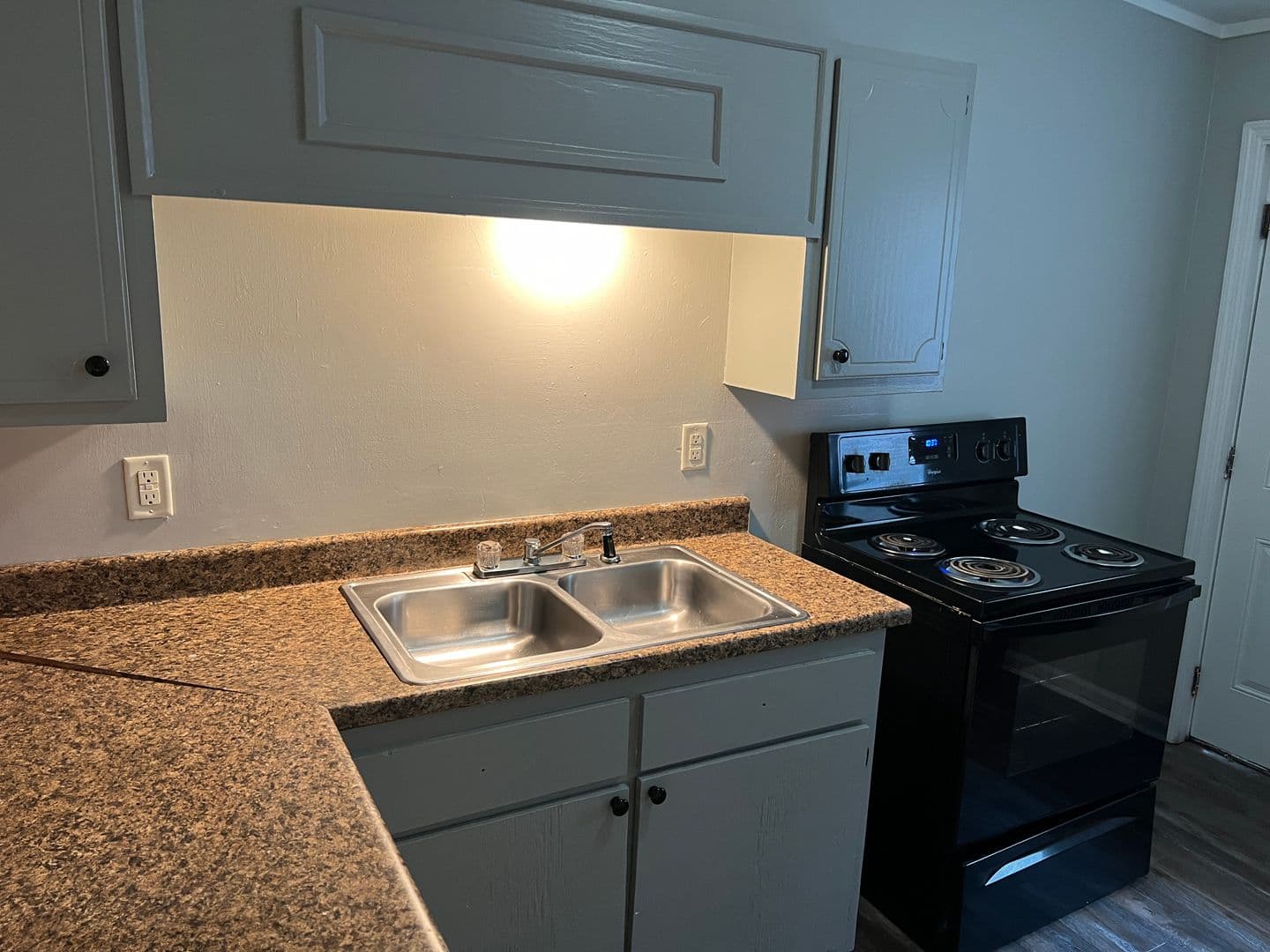 Valdosta Apartment: 505 Charlton Street