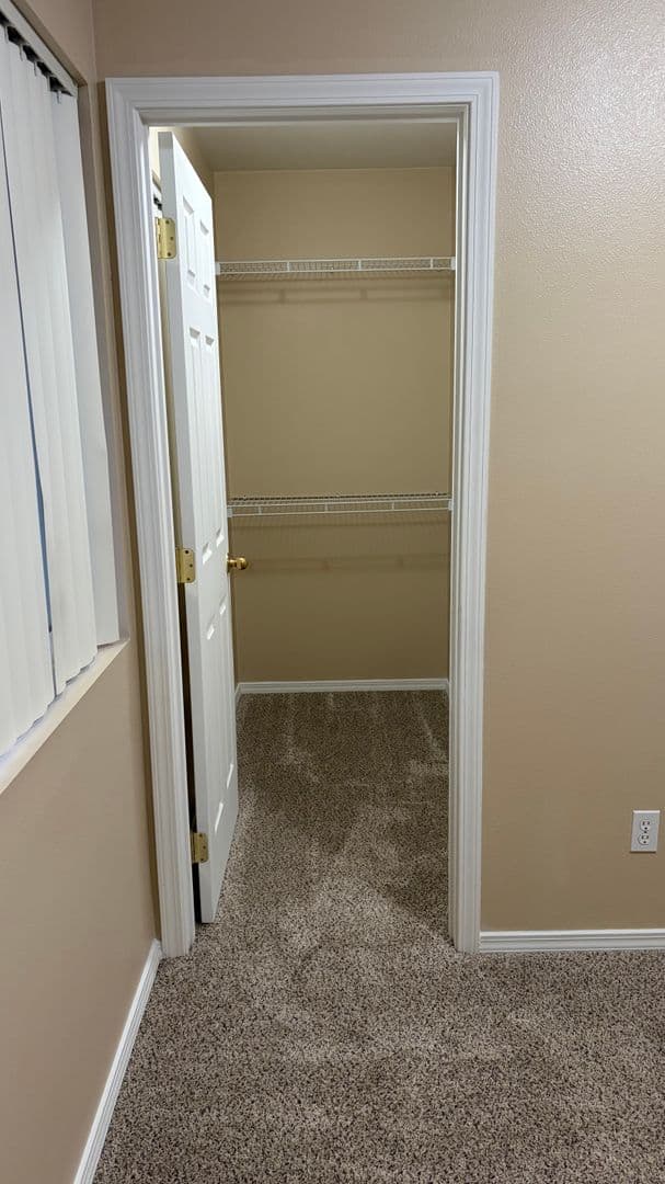 Hermiston Apartment: 1915 NE 4th St.