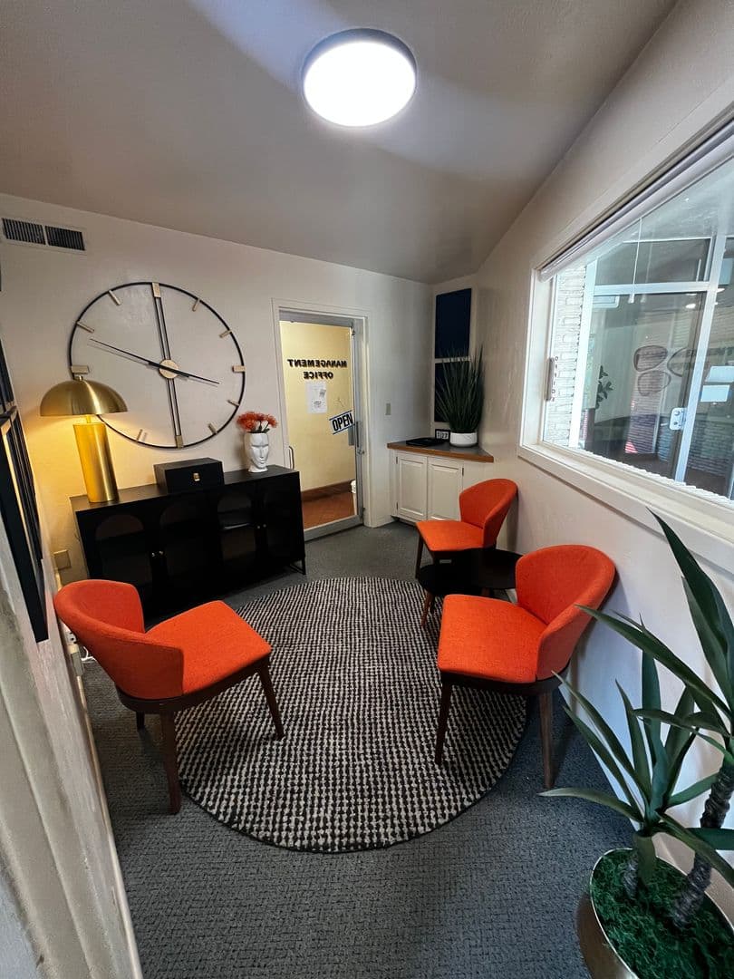 Medford Apartment: 235 S Oakdale Ave.