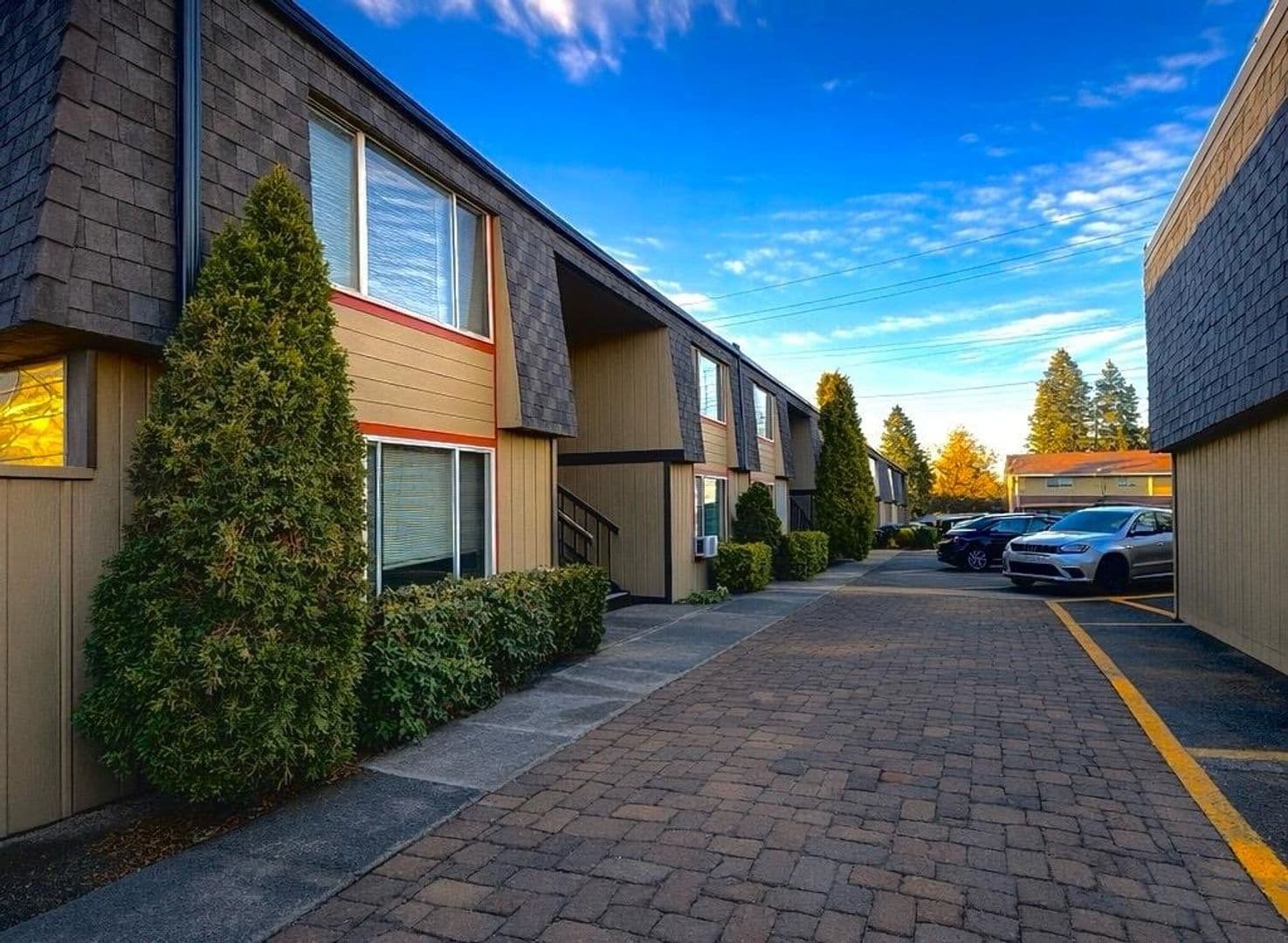 Bend Apartment: 111 SE Cleveland Ave