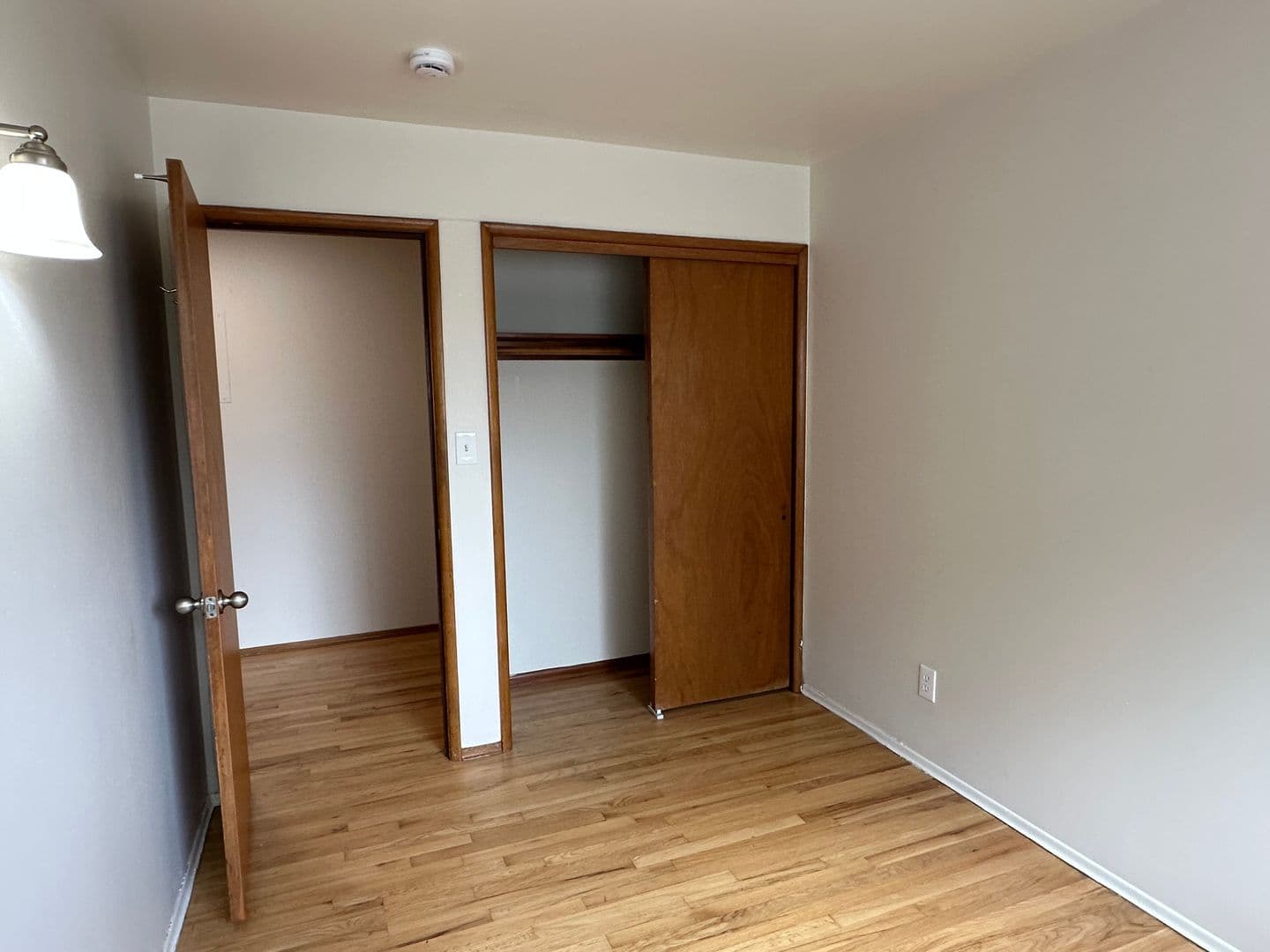 Portland Apartment: 4540 SW Dogwood Lane