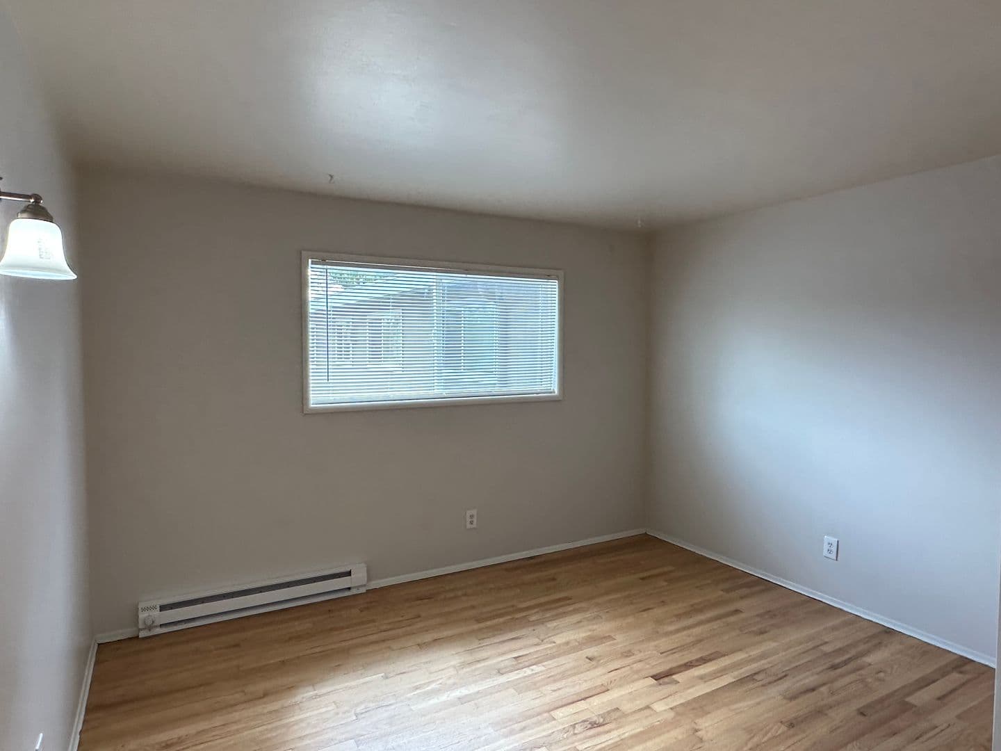 Portland Apartment: 4540 SW Dogwood Lane