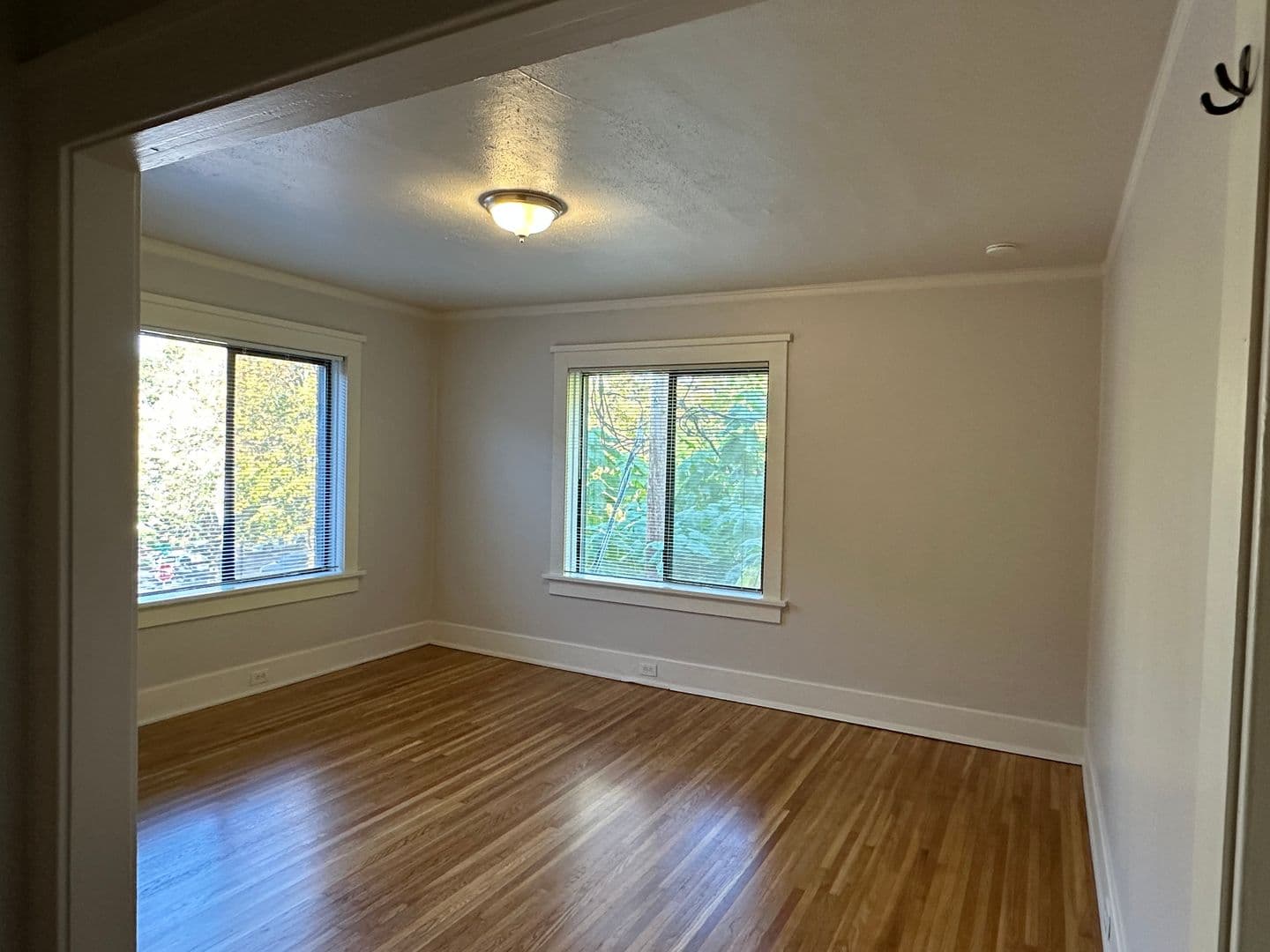 Portland Apartment: 829 SE 15th Ave
