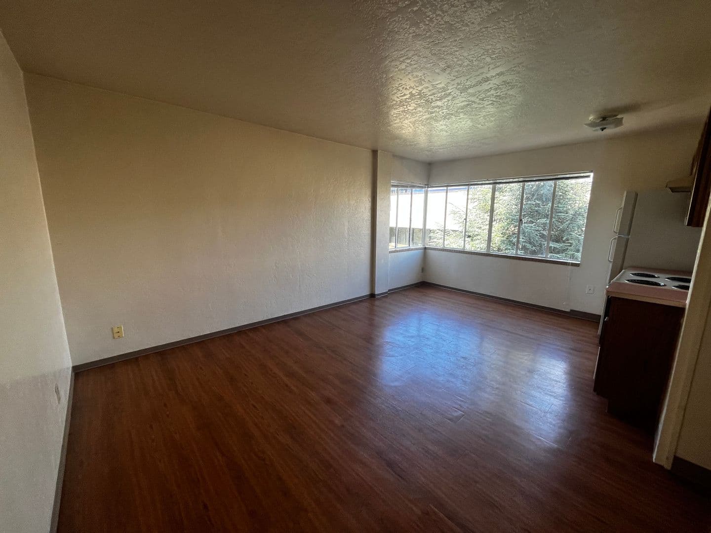 Medford Apartment: 235 S Oakdale Ave.