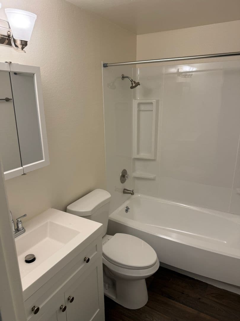 Hillsboro Apartment: 760 SE 10th Ave