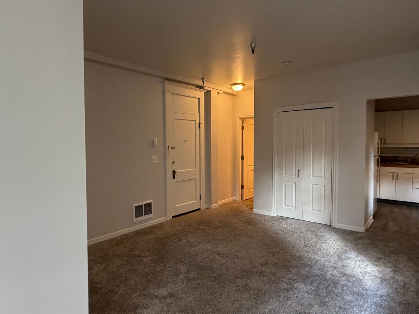 Portland Apartment: 530 NW 23rd Ave.