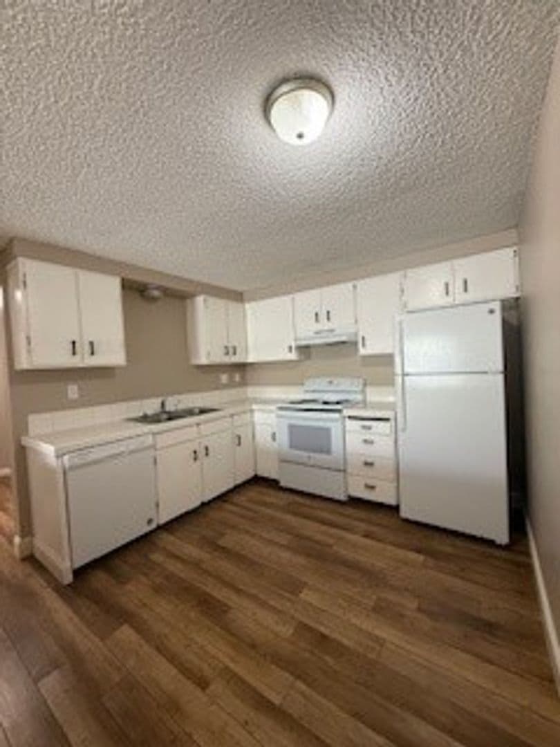 Bend Apartment: 111 SE Cleveland Ave