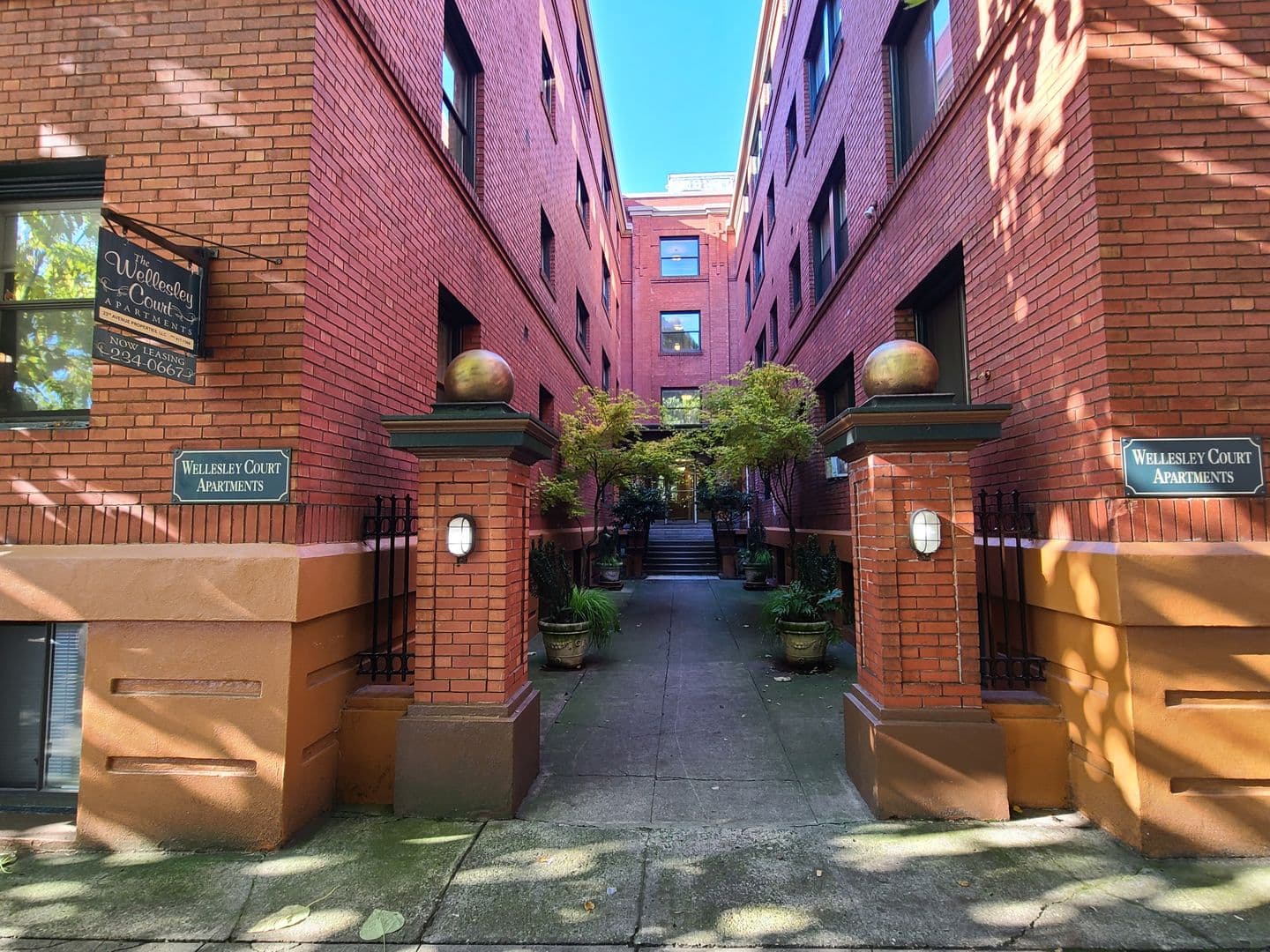 Portland Apartment: 829 SE 15th Ave