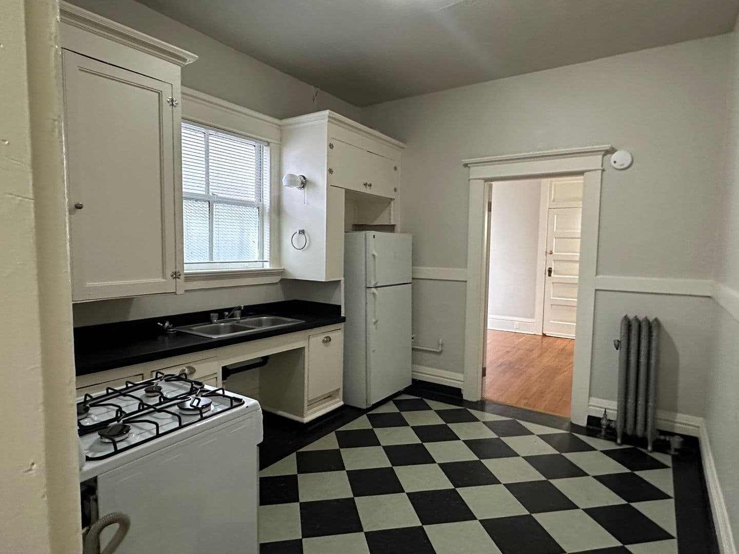 Portland Apartment: 729 E Burnside