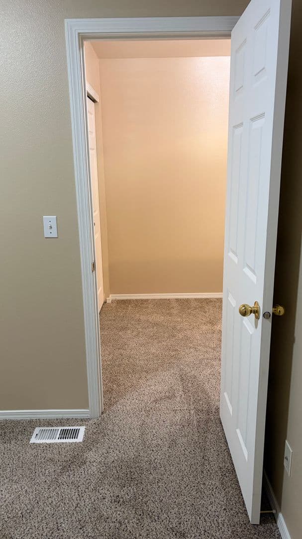Hermiston Apartment: 1915 NE 4th St.