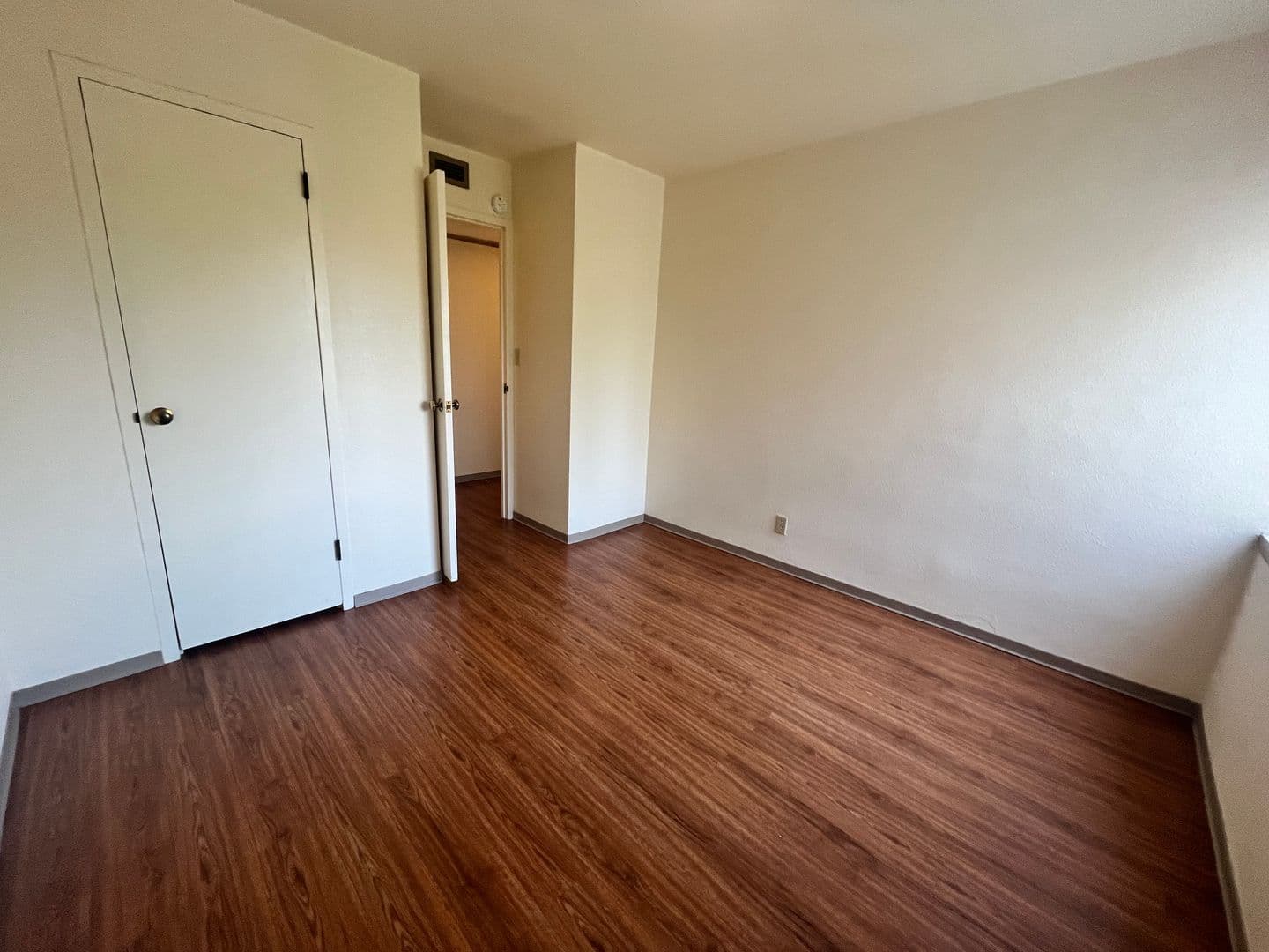 Medford Apartment: 235 S Oakdale Ave.