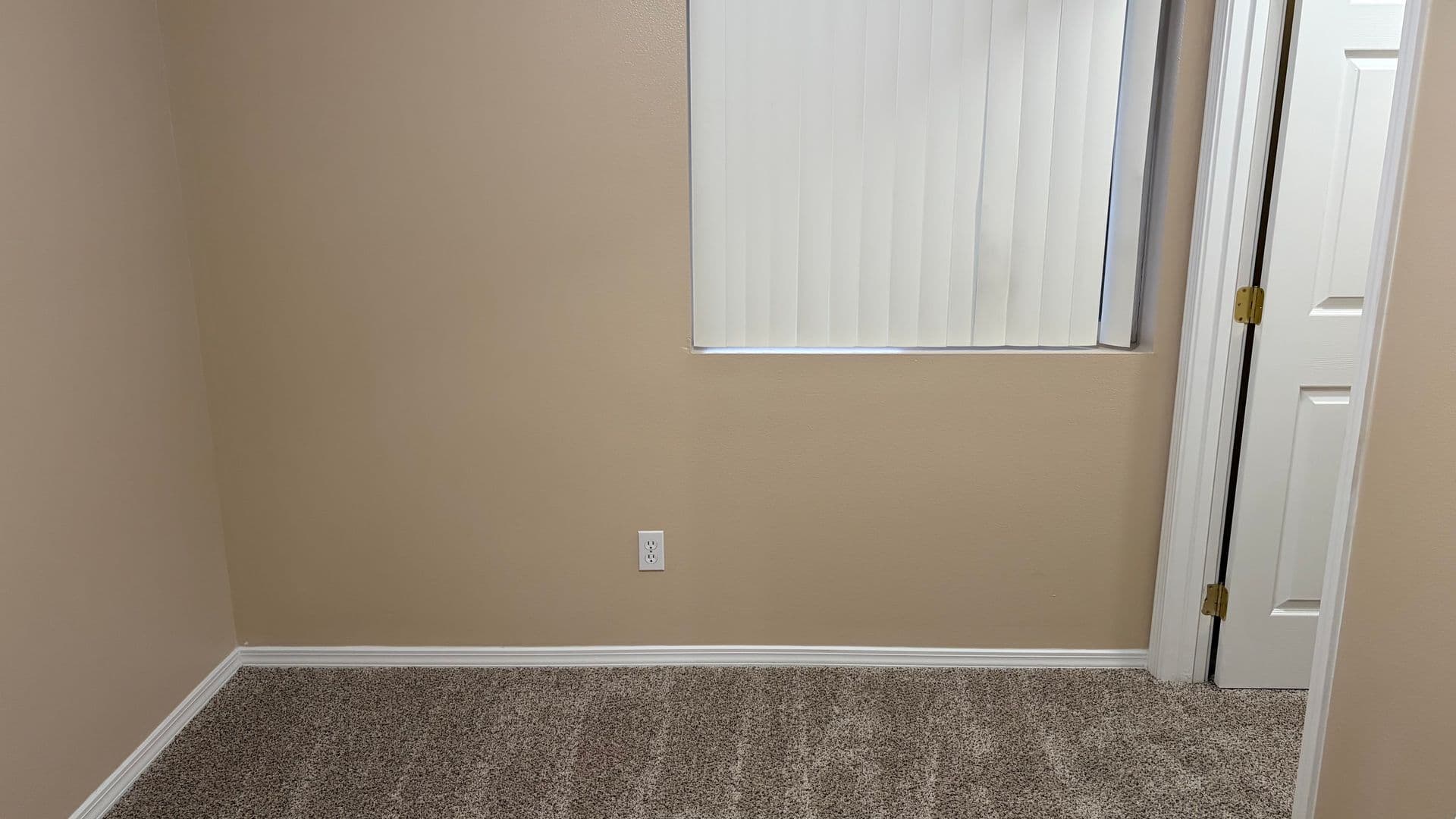 Hermiston Apartment: 1915 NE 4th St.