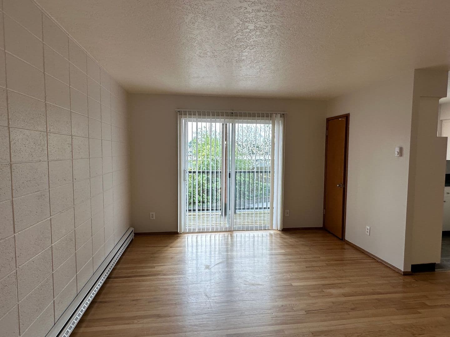 Portland Apartment: 4540 SW Dogwood Lane