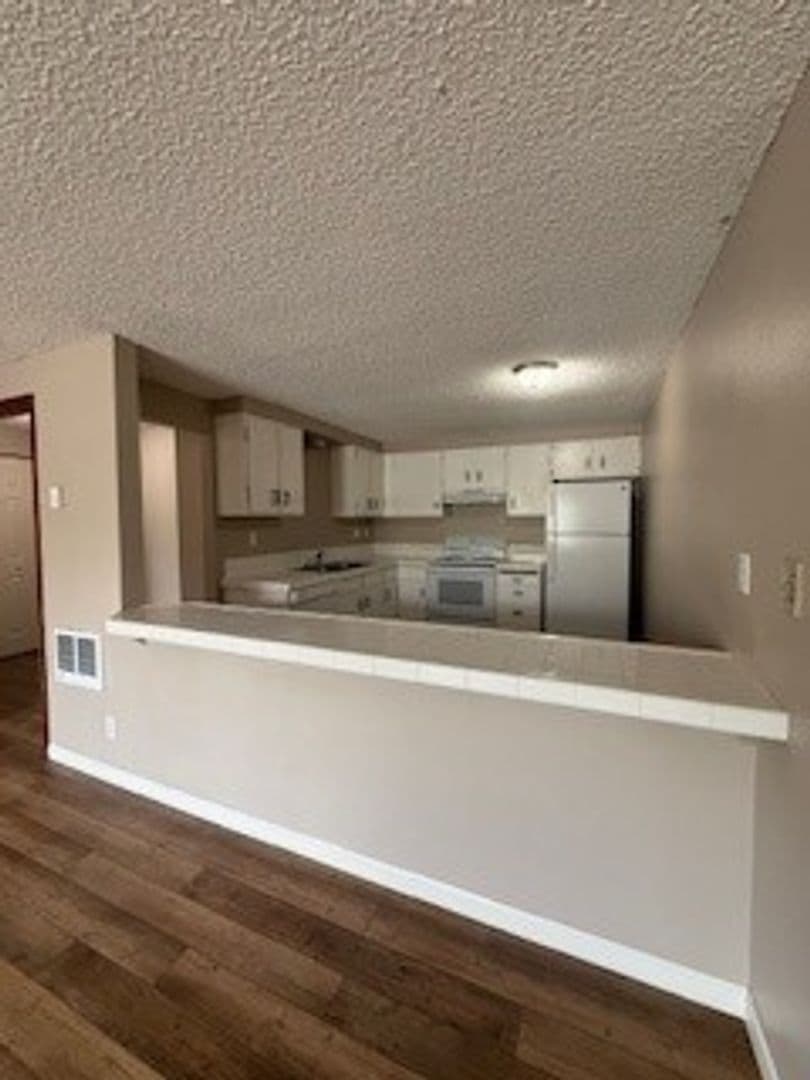 Bend Apartment: 111 SE Cleveland Ave
