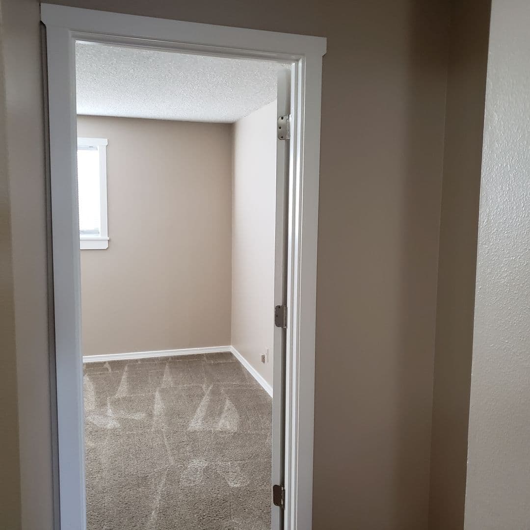 Bend Apartment: 111 SE Cleveland Ave
