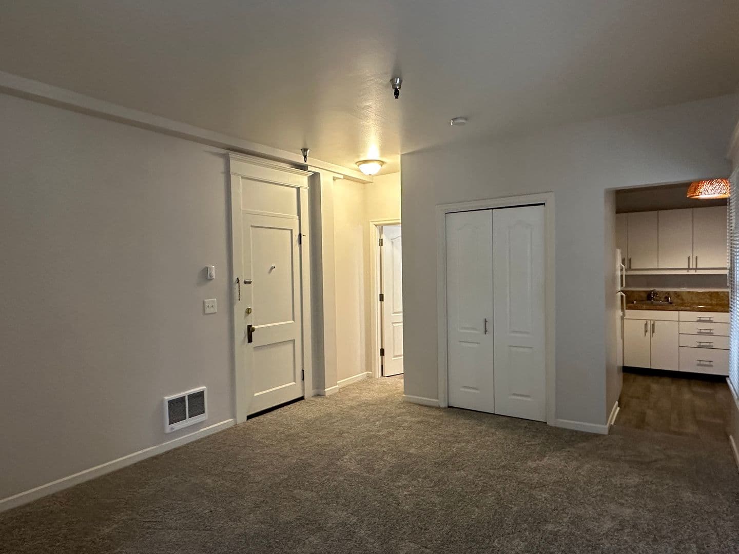 Portland Apartment: 530 NW 23rd Ave.