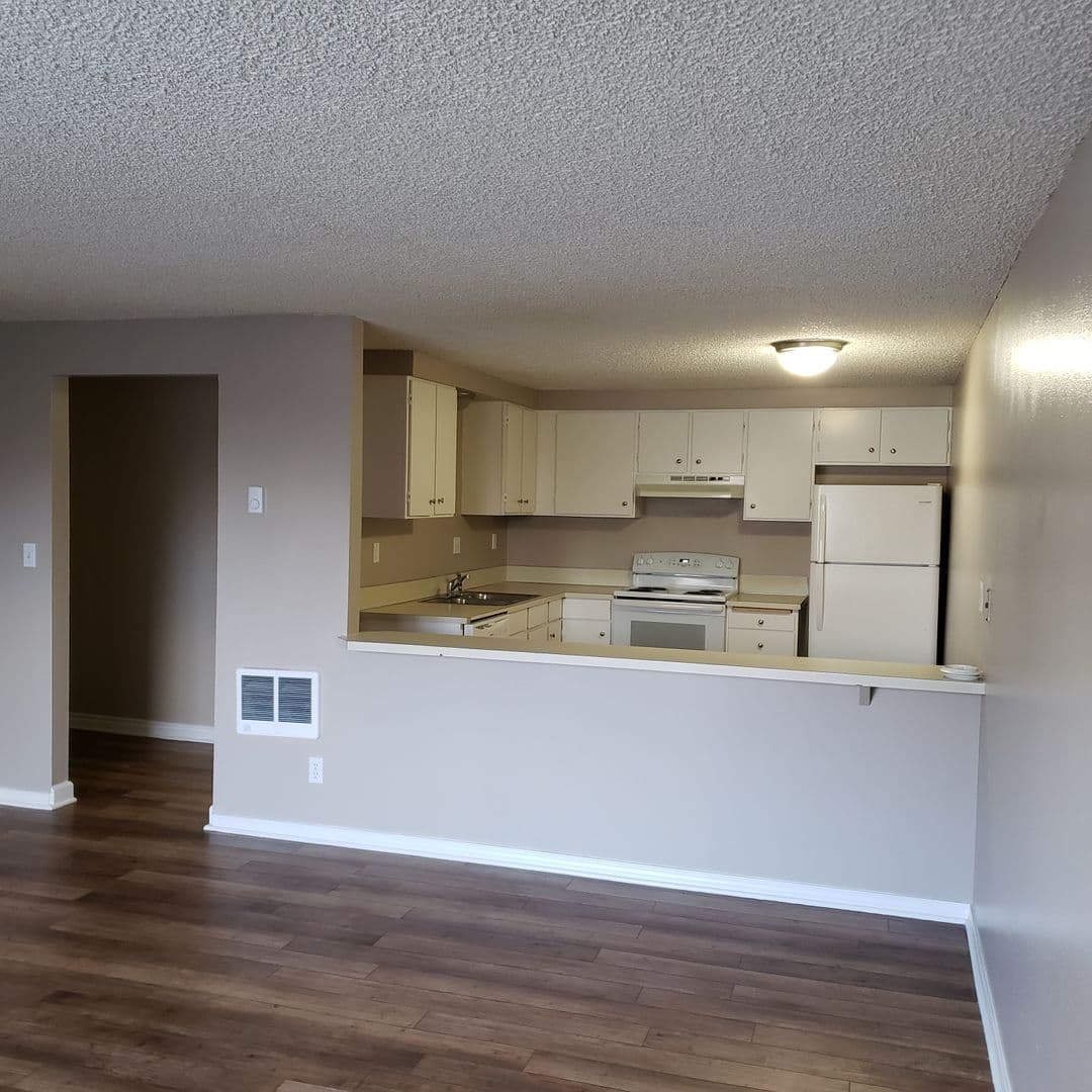 Bend Apartment: 111 SE Cleveland Ave