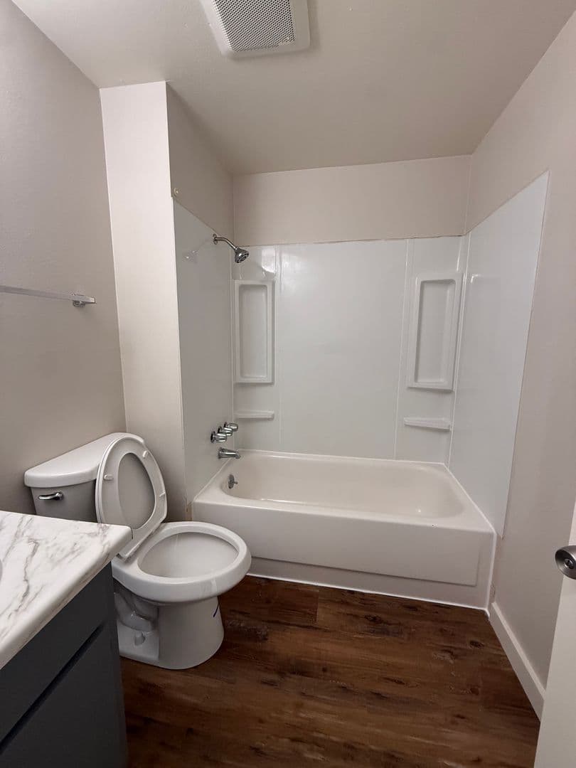 Redmond Apartment: 937 SW 11th Street