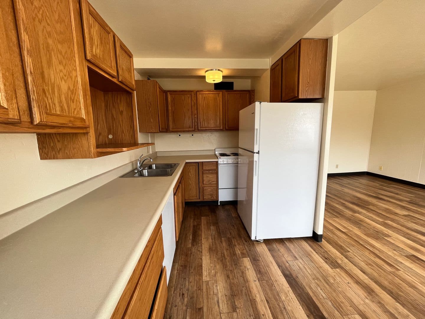 Medford Apartment: 235 S Oakdale Ave.