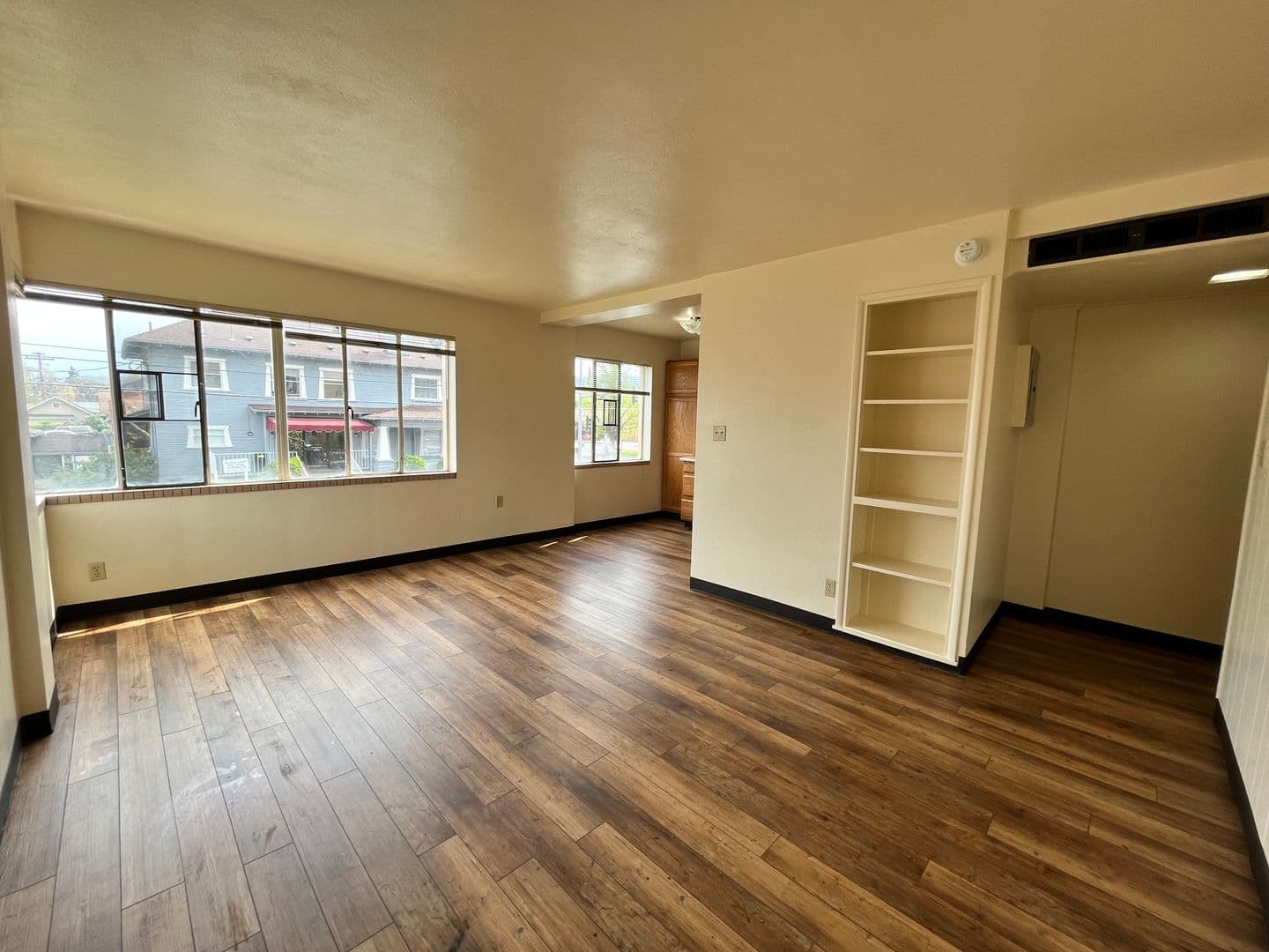 Medford Apartment: 235 S Oakdale Ave.