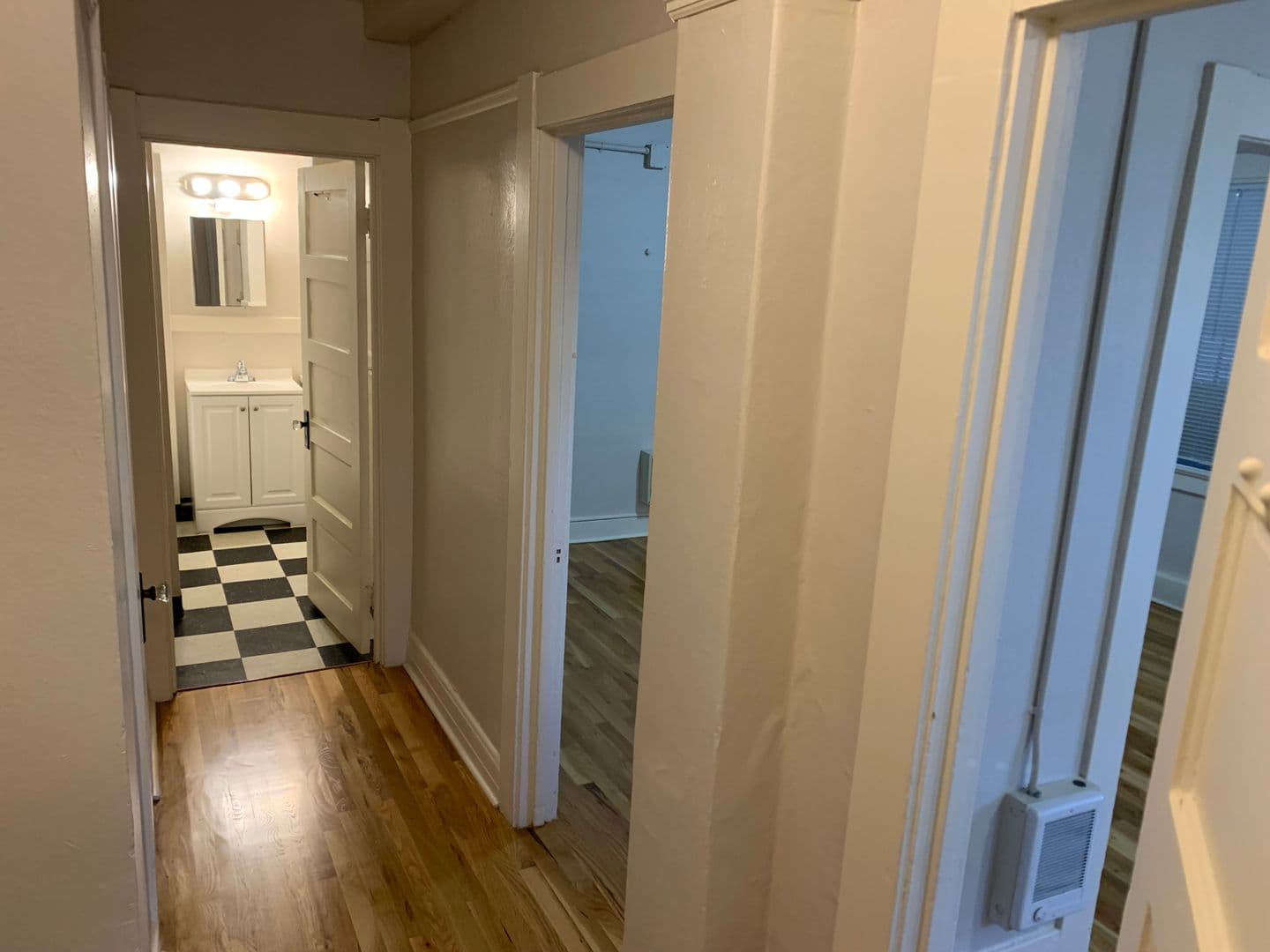 Portland Apartment: 711 SE 11th Ave.