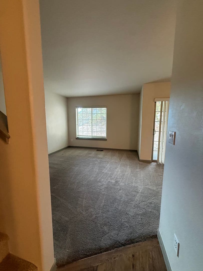 Bend Apartment: 1874-1880 NW Monterey Pines Dr.