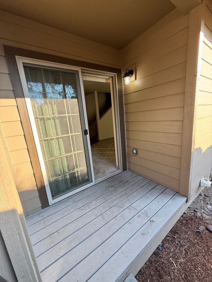 Bend Apartment: 1874-1880 NW Monterey Pines Dr.