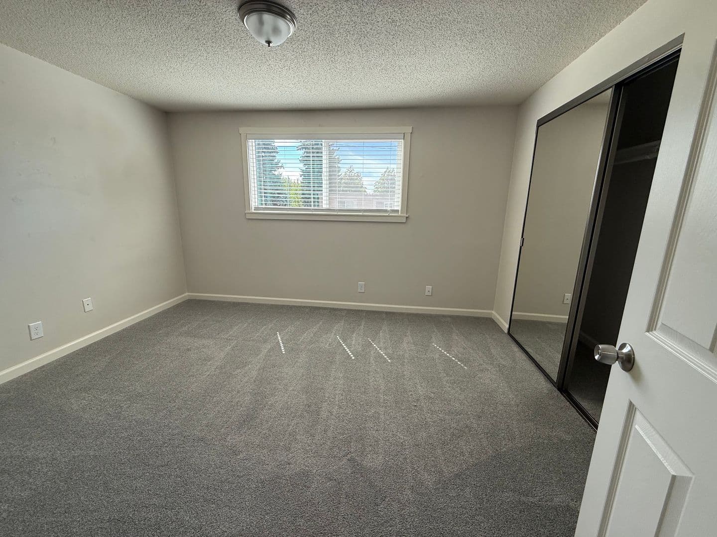 Redmond Apartment: 937 SW 11th Street