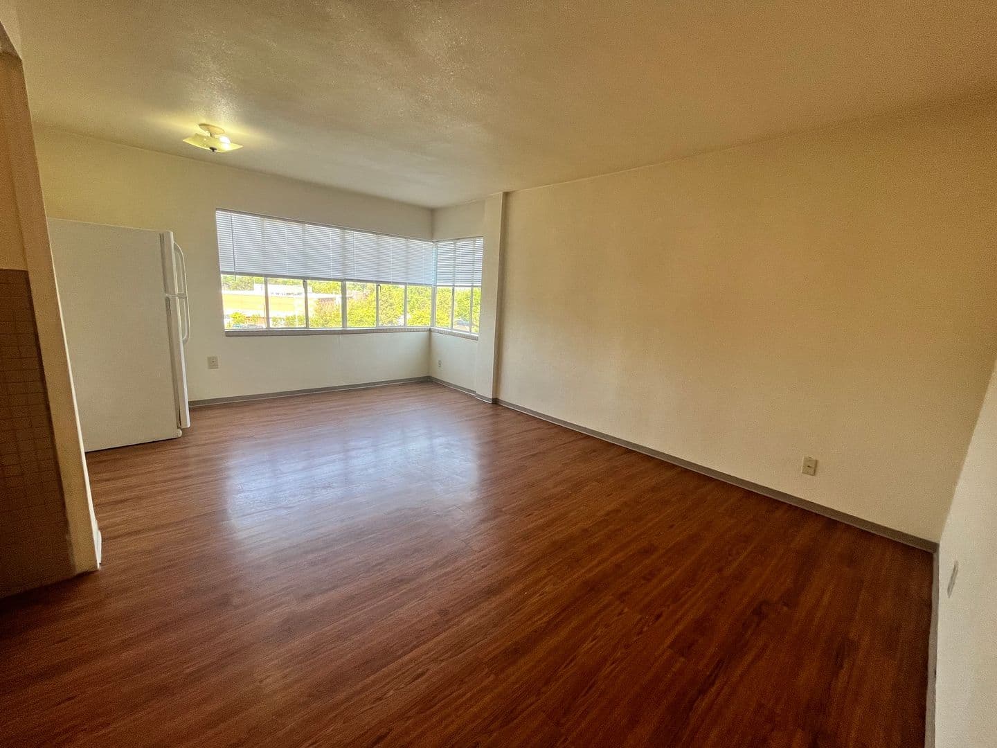 Medford Apartment: 235 S Oakdale Ave.