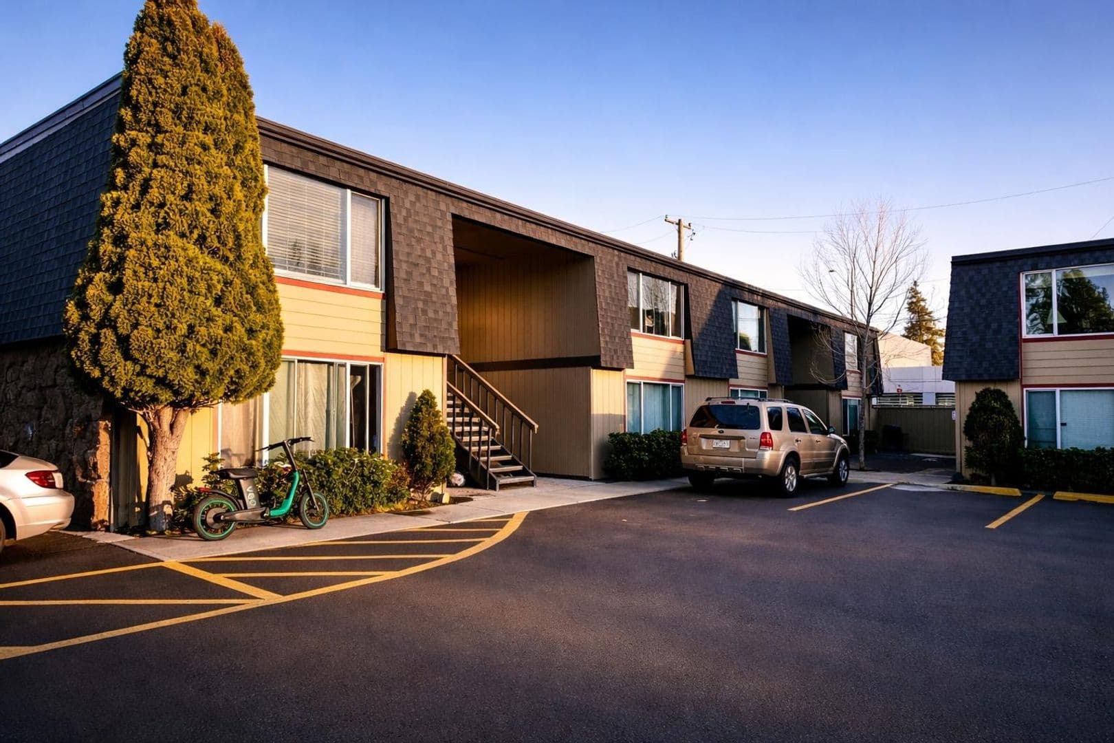Bend Apartment: 111 SE Cleveland Ave