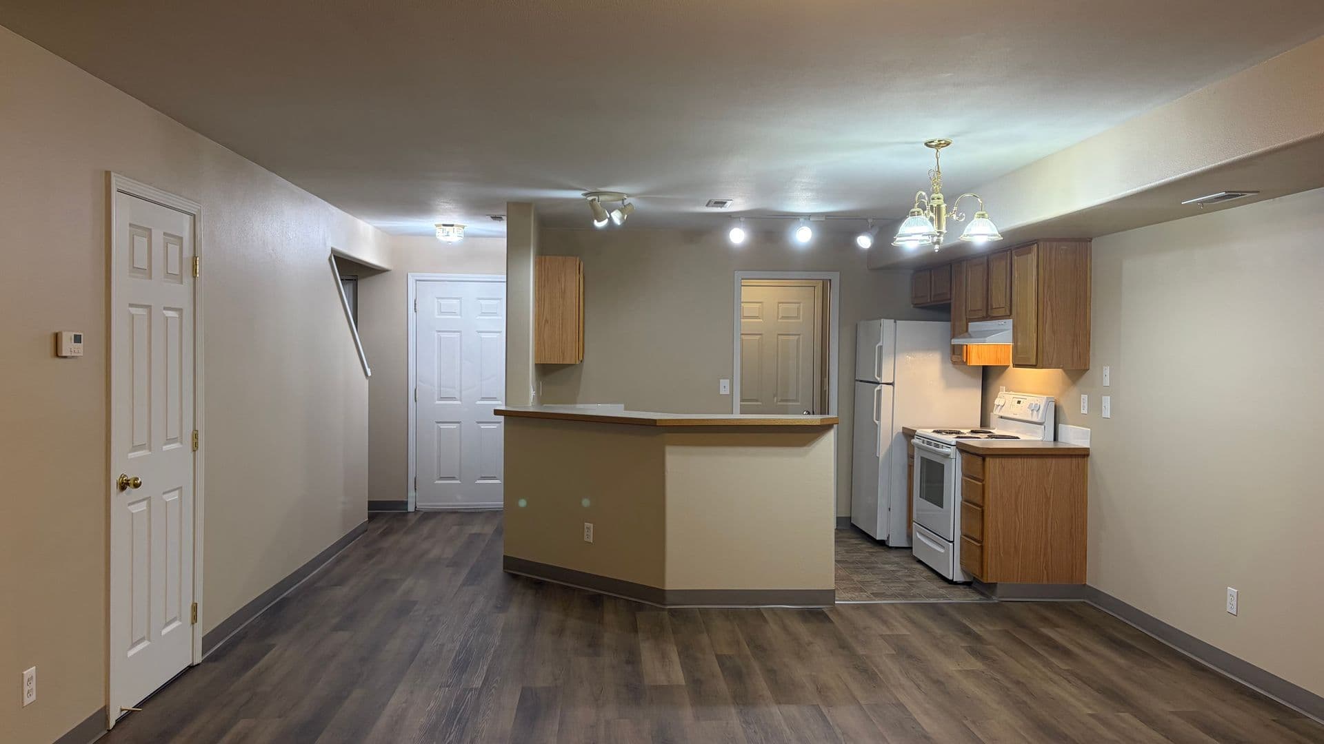 Hermiston Apartment: 1915 NE 4th St.