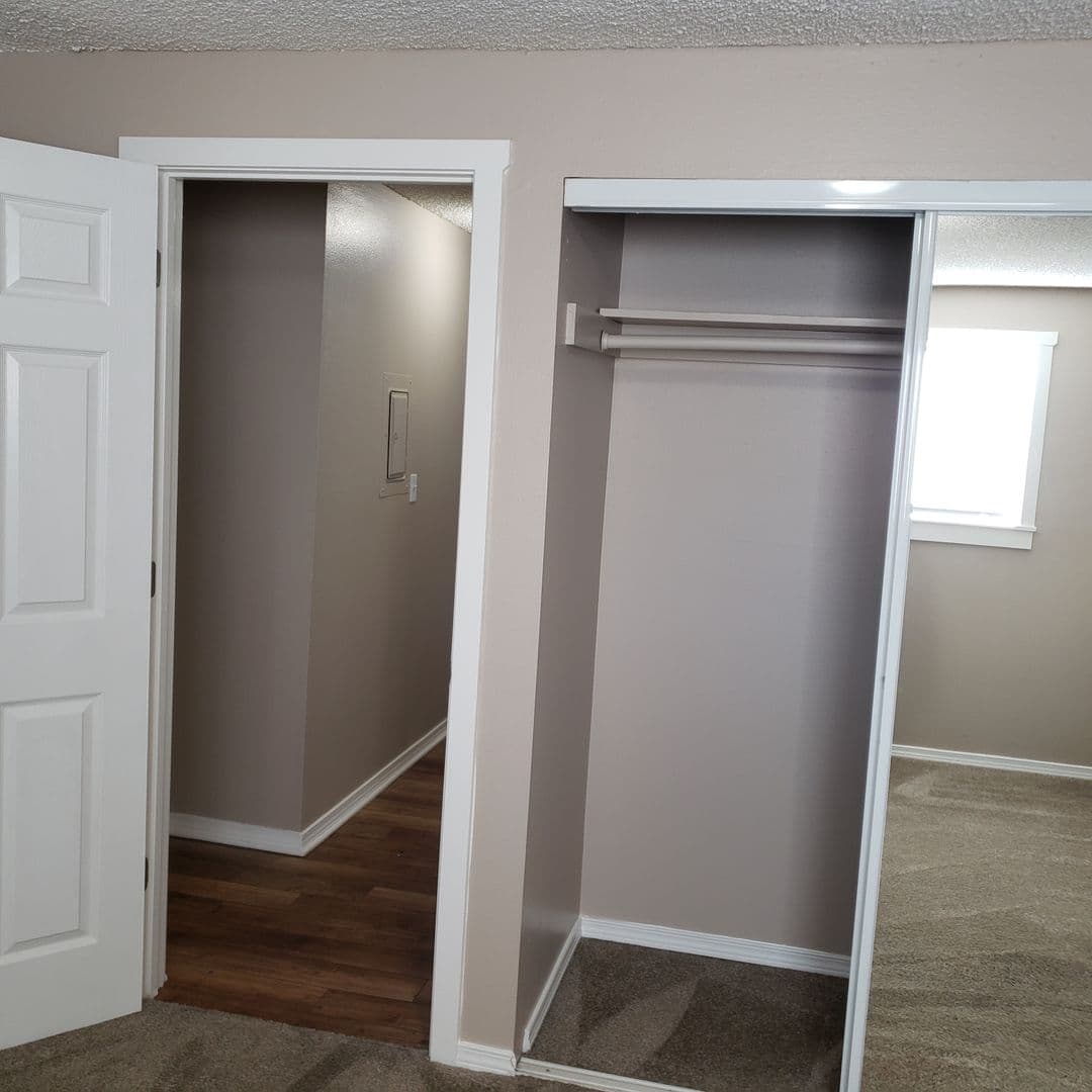 Bend Apartment: 111 SE Cleveland Ave