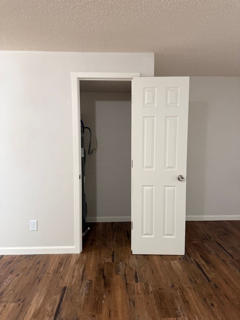 Redmond Apartment: 937 SW 11th Street