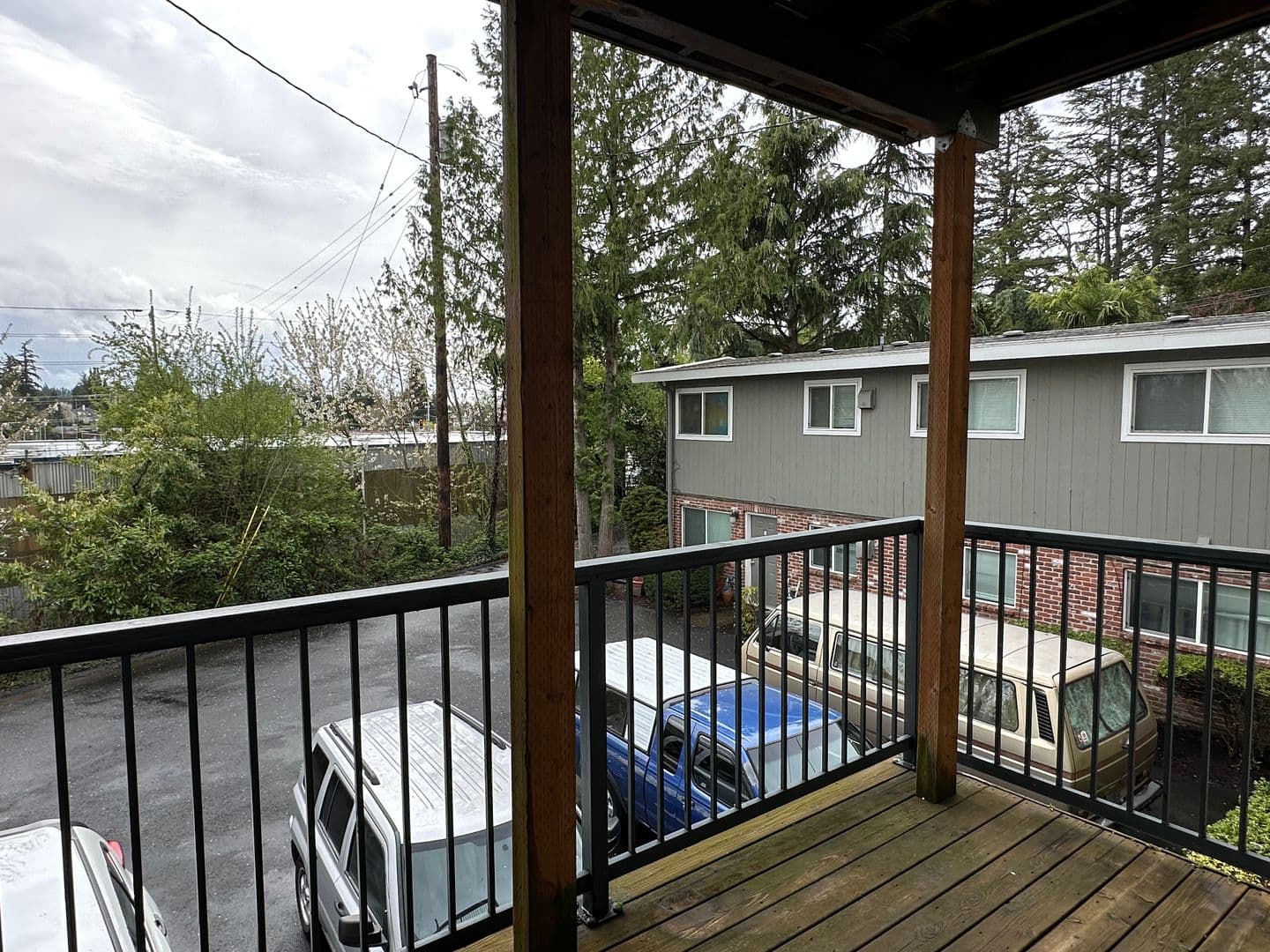Portland Apartment: 4540 SW Dogwood Lane