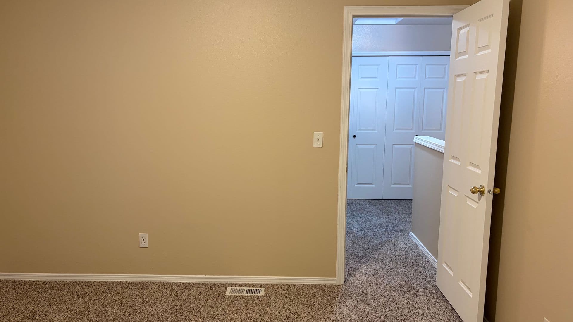 Hermiston Apartment: 1915 NE 4th St.