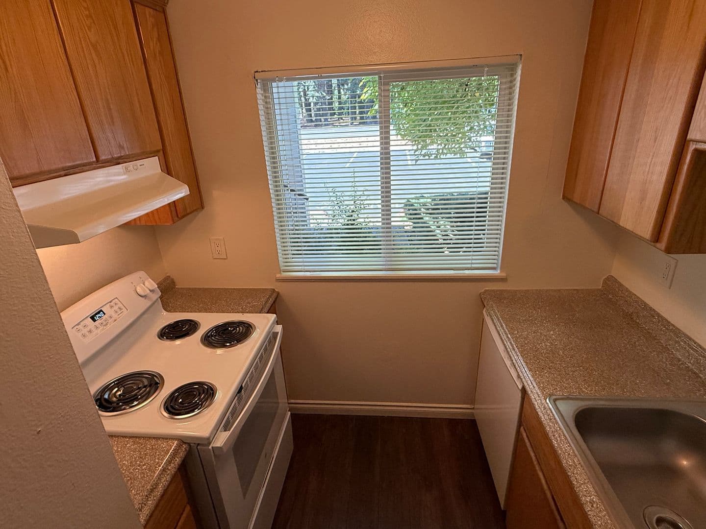 Hillsboro Apartment: 760 SE 10th Ave