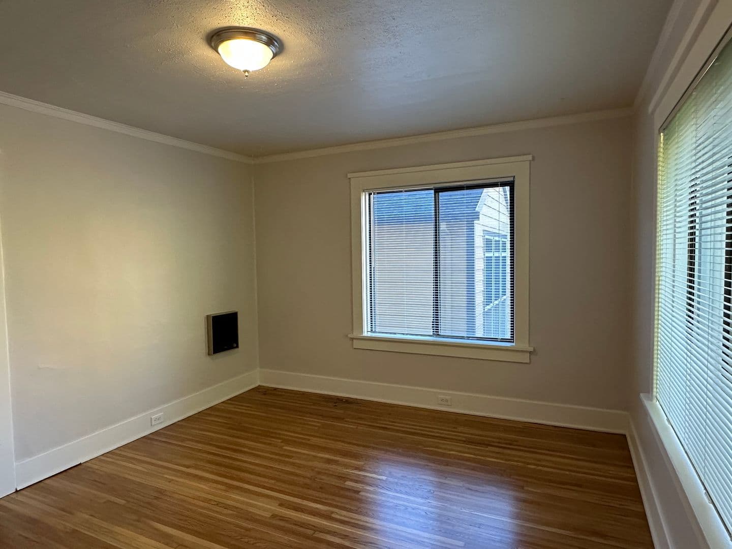 Portland Apartment: 829 SE 15th Ave