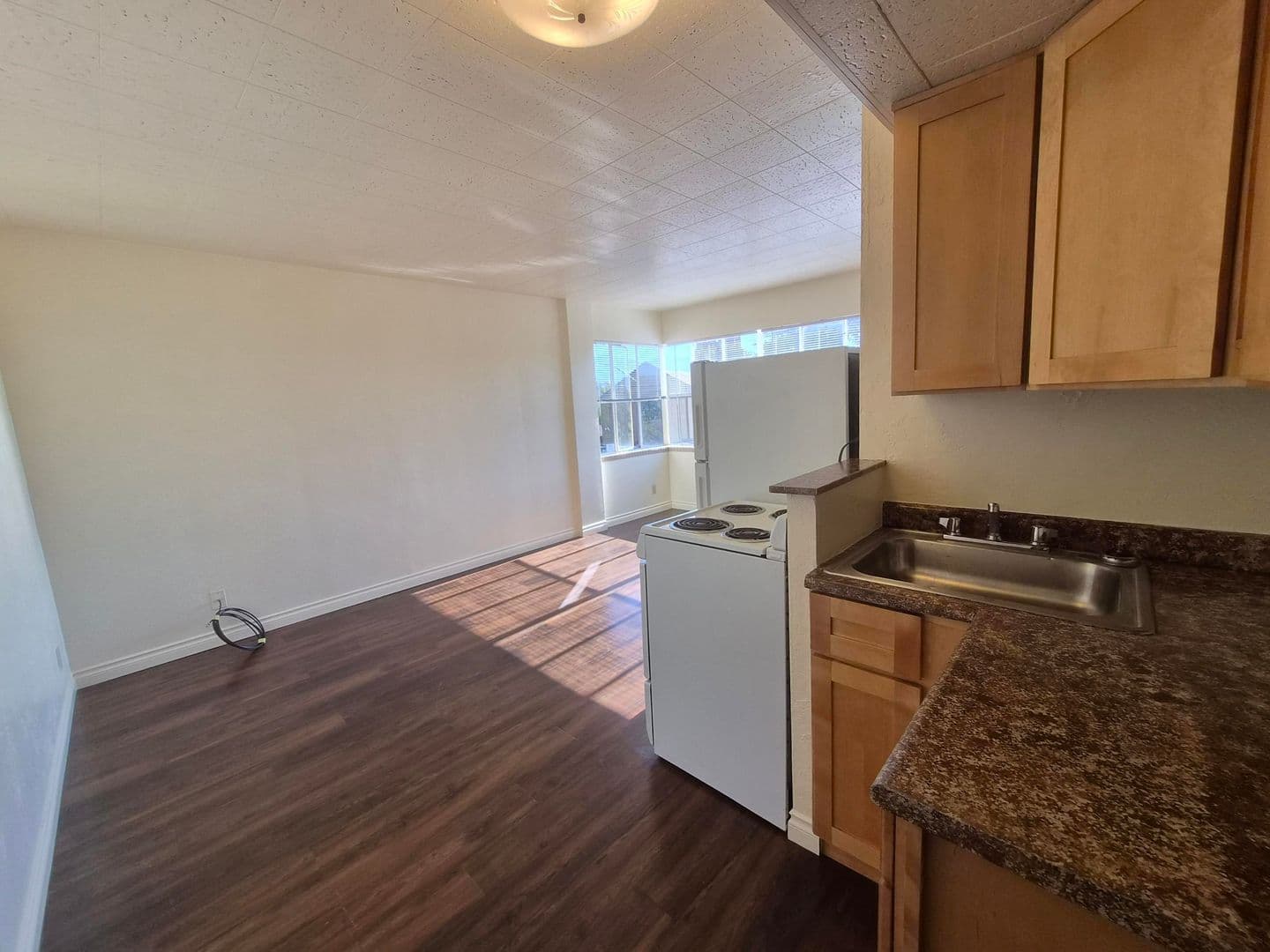 Medford Apartment: 235 S Oakdale Ave.