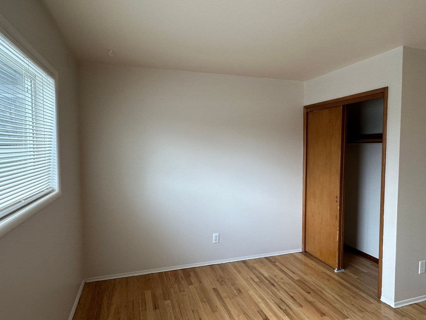 Portland Apartment: 4540 SW Dogwood Lane